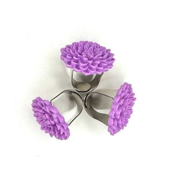 LOT OF 3 Light Purple Flower Rings Bundle - Adjustable - SOLD AS IS - Picture 2 of 8